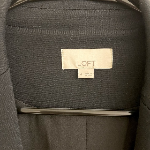 Black Loft Blazer, lightly worn - Picture 2 of 3